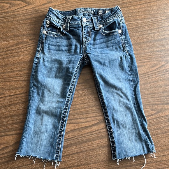 Miss Me Size 24 Mid Rise Denim Jeans Capris - Picture 2 of 4